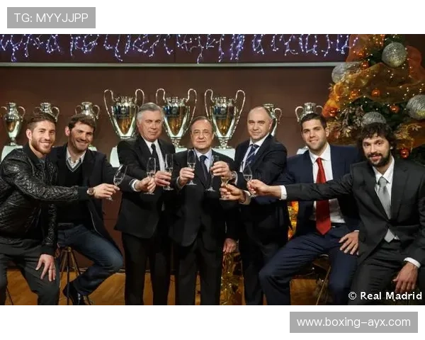 足球明星送上圣诞节祝福传递温暖与快乐共庆佳节